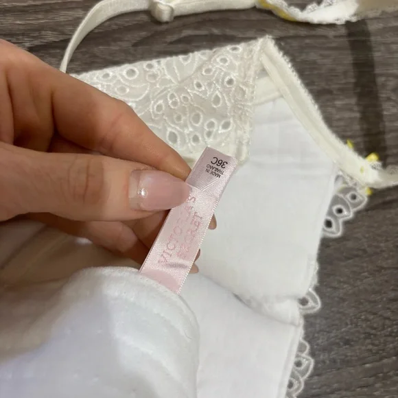 Vintage 2005 Victoria’s Secret White Lace Eyelet Corset Top Size 36C - Picture 4 of 6